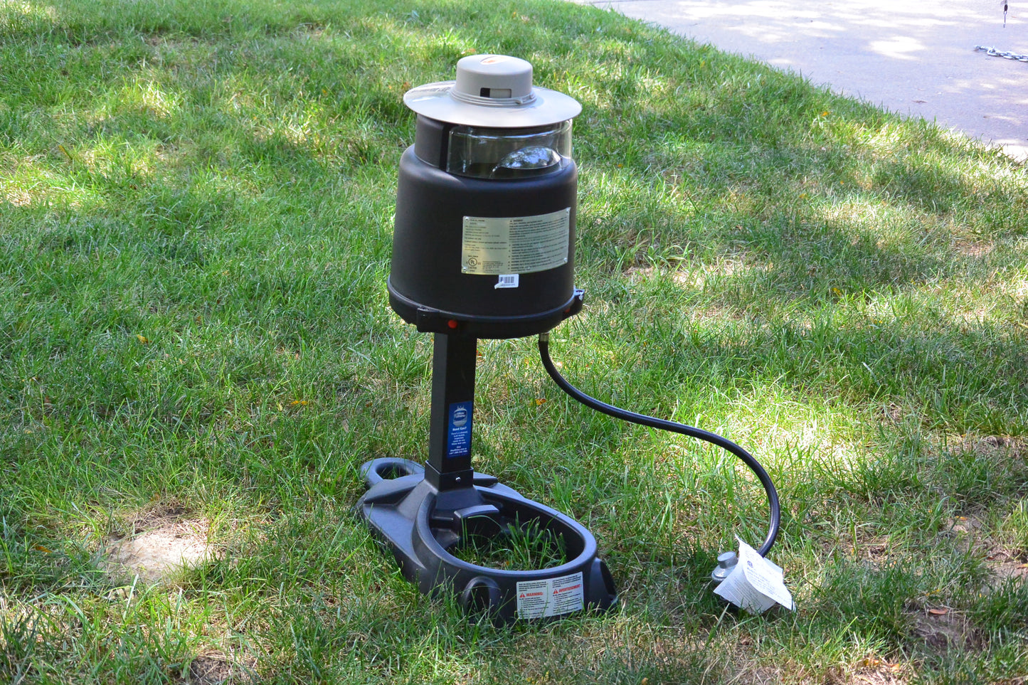 Cordless SkeeterVac SV3100 Mosquito Insect Control Device - Outdoor Use Only