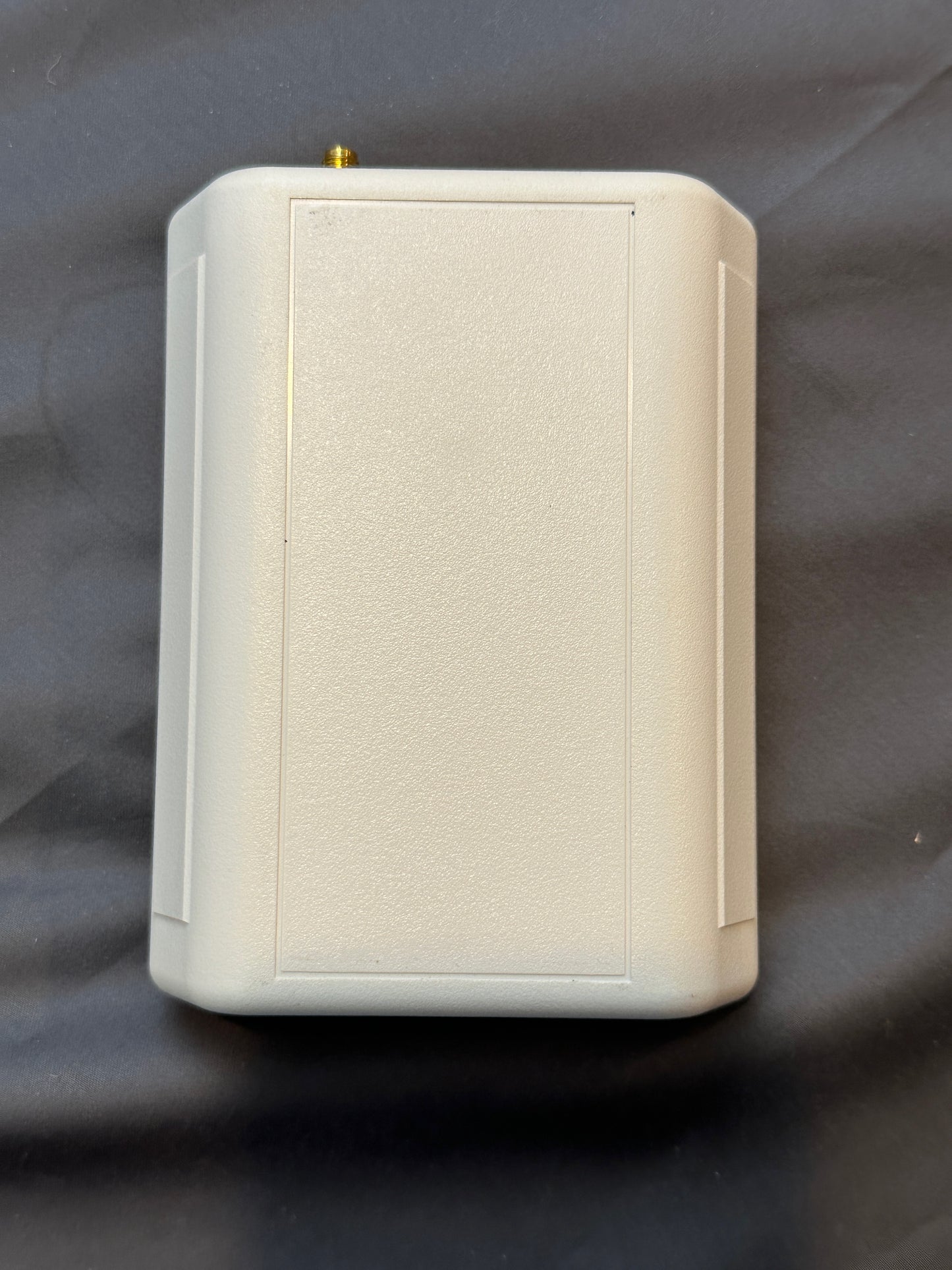 (White) Monnit cellular gateway Model MNG-9-2A2V for Verizon ( No Power Cord)  - Pre-Owned